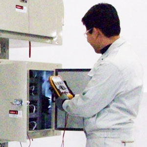 AUV's customer support technician using cutting-edge UV technology